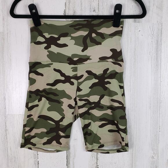 Le Lis Pants - NWT Le Lis Olive Green Camo Camouflage Fitted Biker Athletic Shorts Women's